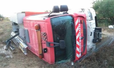 Vuelca un camión de bomberos en El Viso del Alcor resultando herido leve su conductor