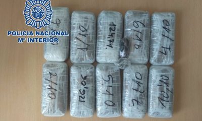 Detenidos tras ser sorprendidos con 1,3 kilos de hachís y casi 4.000 euros en una furgoneta en Granada