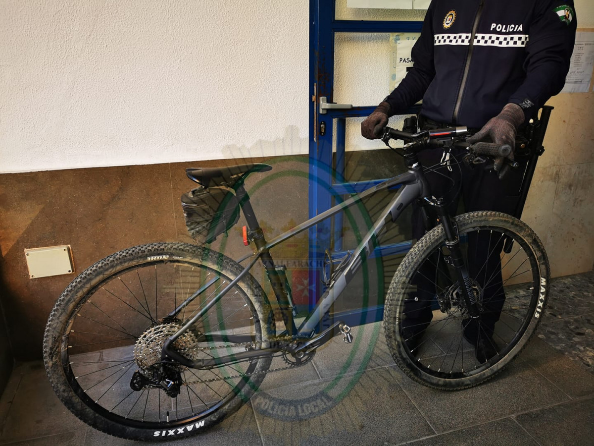 Detenido en San Juan un vecino de Mairena del Aljarafe por el robo e intento de venta de dos bicicletas de alta gama