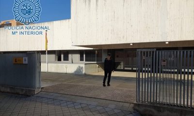 Un detenido por robos en garajes y otro por atracar un supermercado a punta de cuchillo en Alcosa