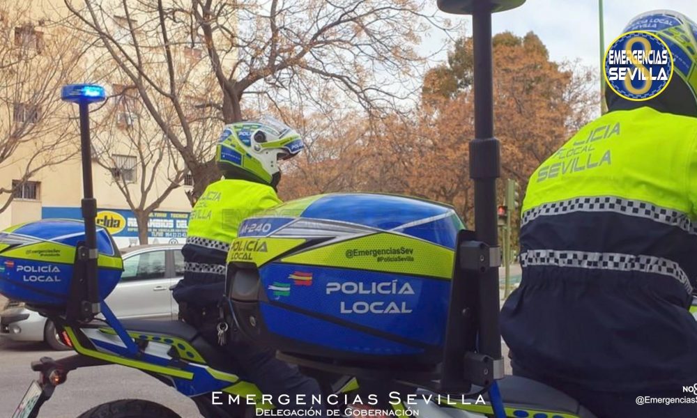 Dos menores, detenidos en Sevilla tras una larga persecución en una moto robada