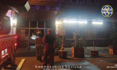 Extinguidos dos incendios en Sevilla, con un hospitalizado por inhalación de humos