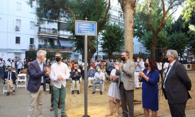 Inauguran con el nombre Jardines Periodista Valentín García una zona verde en Triana