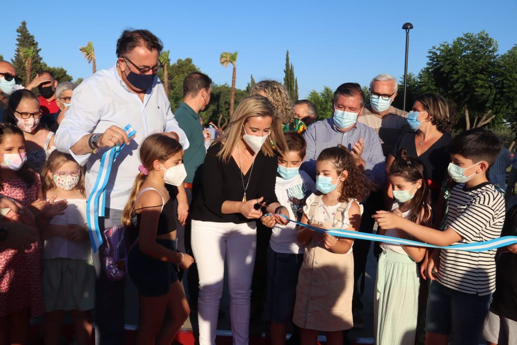 El parque Hermanos Machado de Alcalá abre al público totalmente regenerado con zonas verdes y espacios deportivos e infantiles