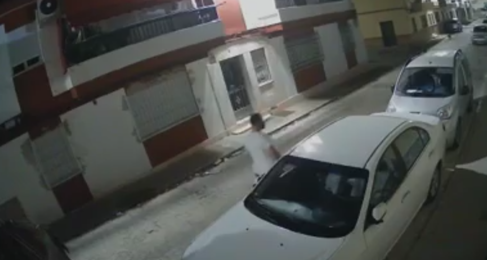 Detenido por pinchar las ruedas de coches en Lepe durante la noche