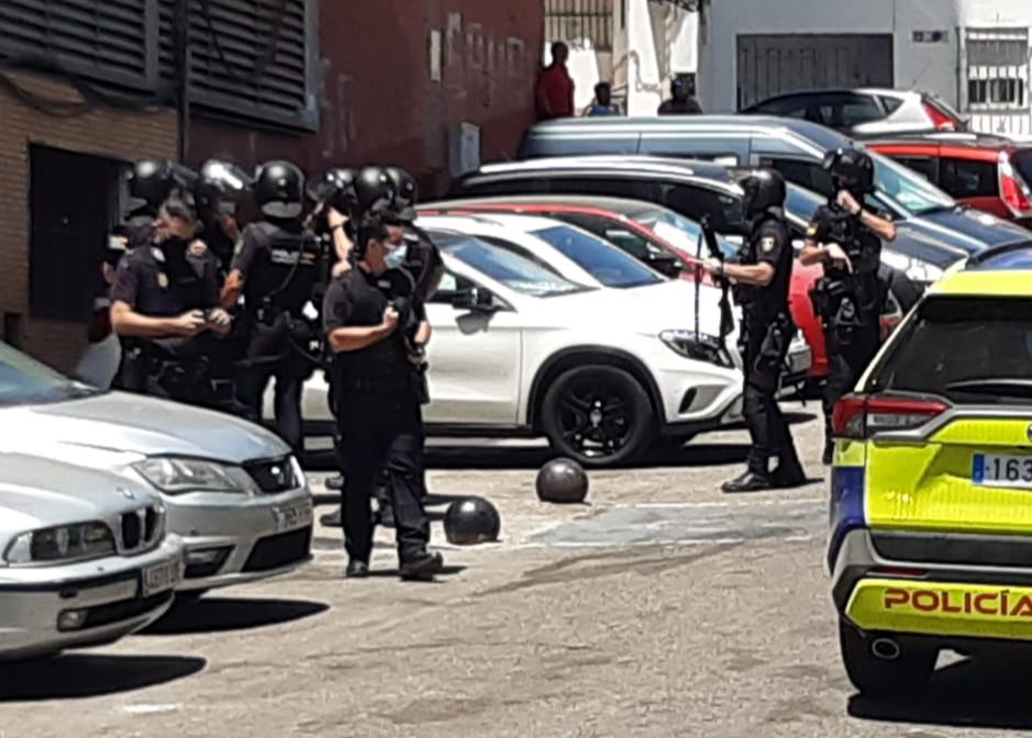 Detenido en San Juan de Aznalfarache por lanzar petardos haciendo ver que eran disparos