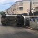 Le coge el coche a su padre y vuelca en una calle de Tomares