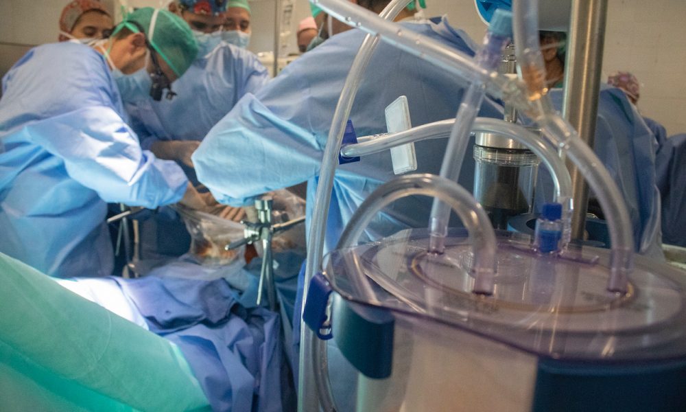 Siete personas reciben un corazón artificial en el Virgen del Rocío