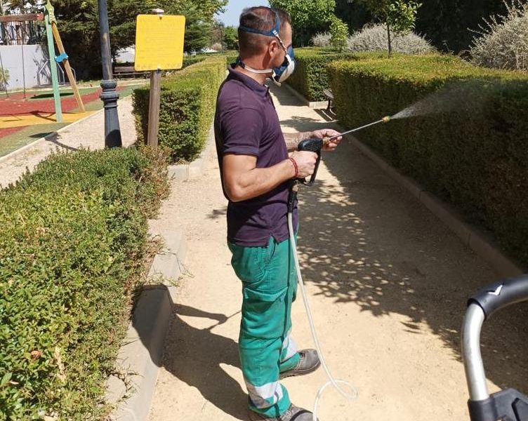 Salud confirma dos nuevos casos del virus del Nilo en Bollullos de la Mitación y La Puebla del Ríoento de Carmona fumiga parques y jardines contra el mosquito del virus del Nilo