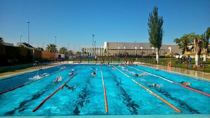La campaña de natación en Arahal seguirá en el mes de septiembre