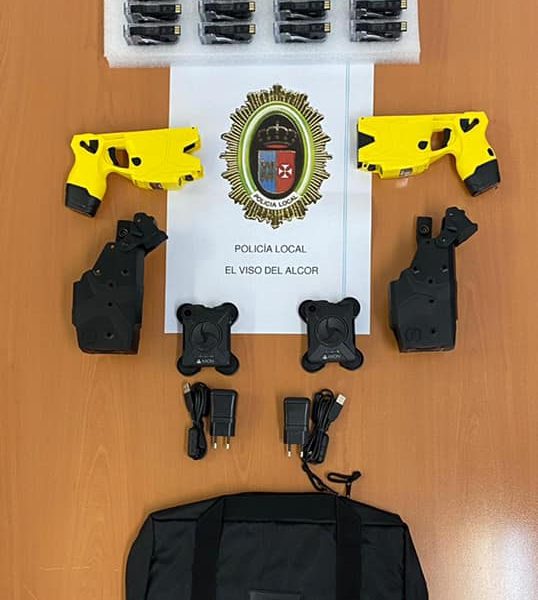 La Policía de El Viso del Alcor estrena dispositivos TASER