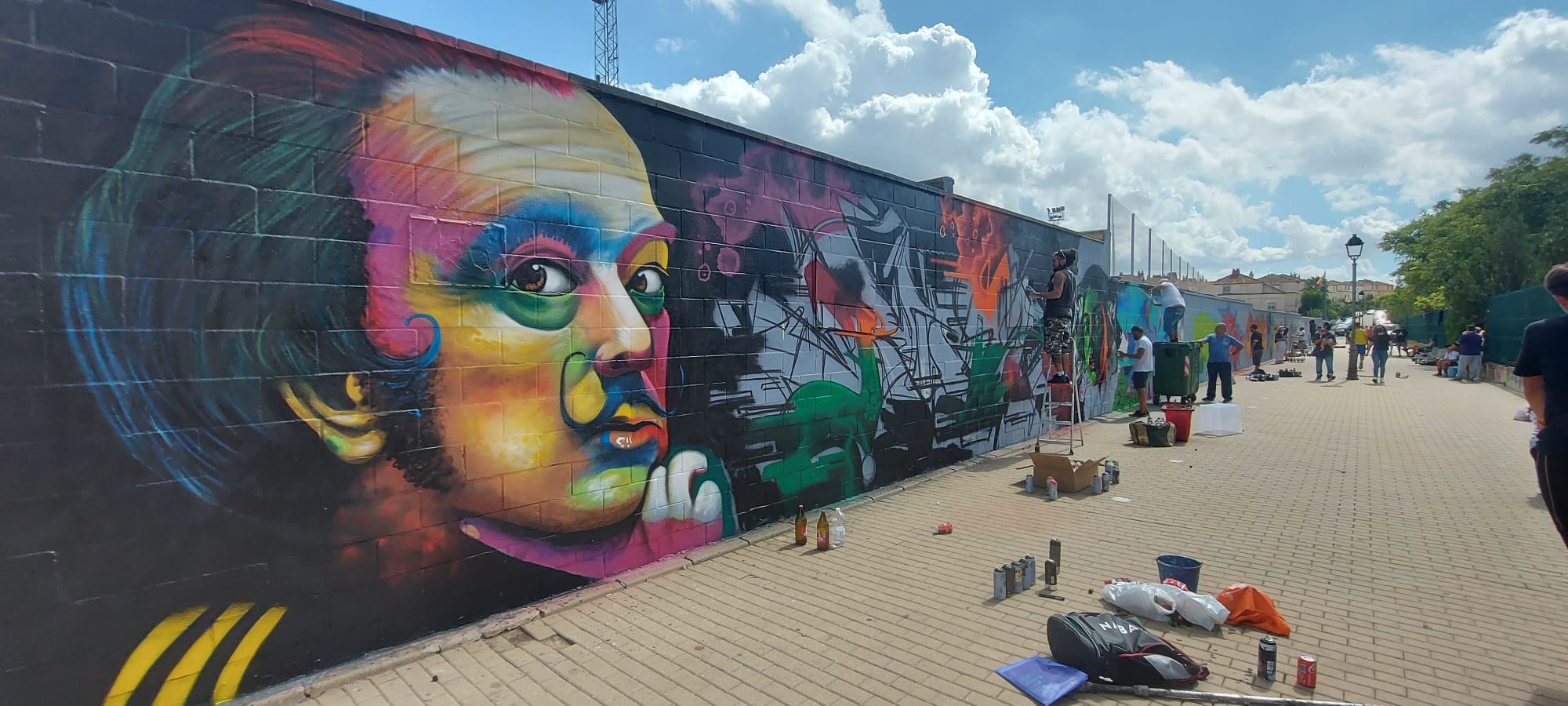 Más de 100 grafiteros llegados de toda España recuerdan a BECE en Gines