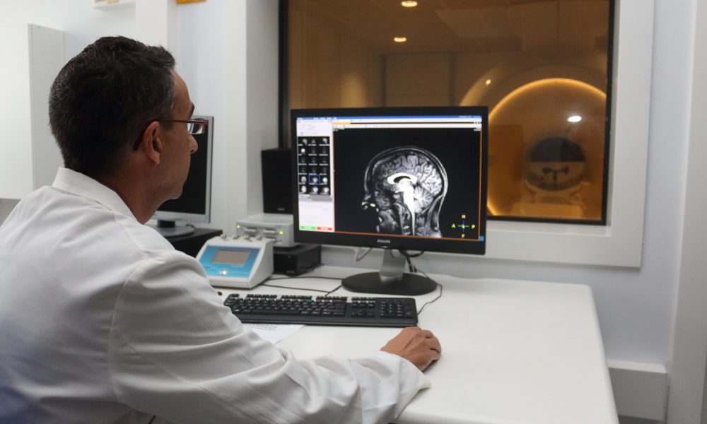 Investigadores de la UPO muestran una relación entre la composición de la saliva y el Alzheimer