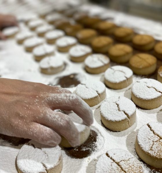 Estepa comienza a producir sus mantecados y polvorones con vistas a la Navidad