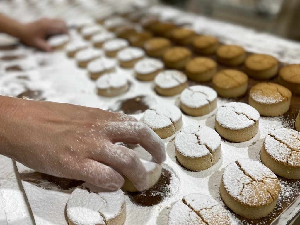 Estepa comienza a producir sus mantecados y polvorones con vistas a la Navidad