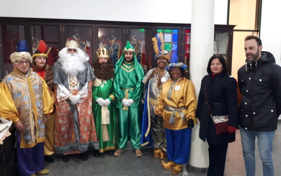 Lo acordado hasta el momento es hacer una Cabalgata de Reyes a modo de desfile visual, sin posibilidad, de lanzar caramelos o juguetes.