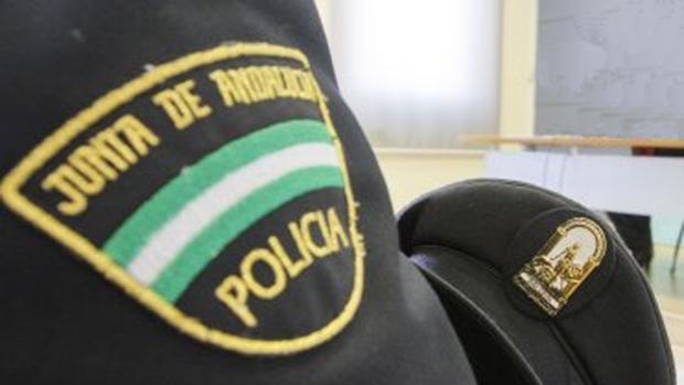 La Policía retira en Sevilla dos bebés a su madre por tenerlos en condiciones precarias