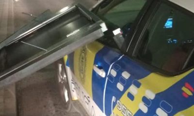 Ocupan una casa en Mairena y lanzan su puerta contra un coche policial