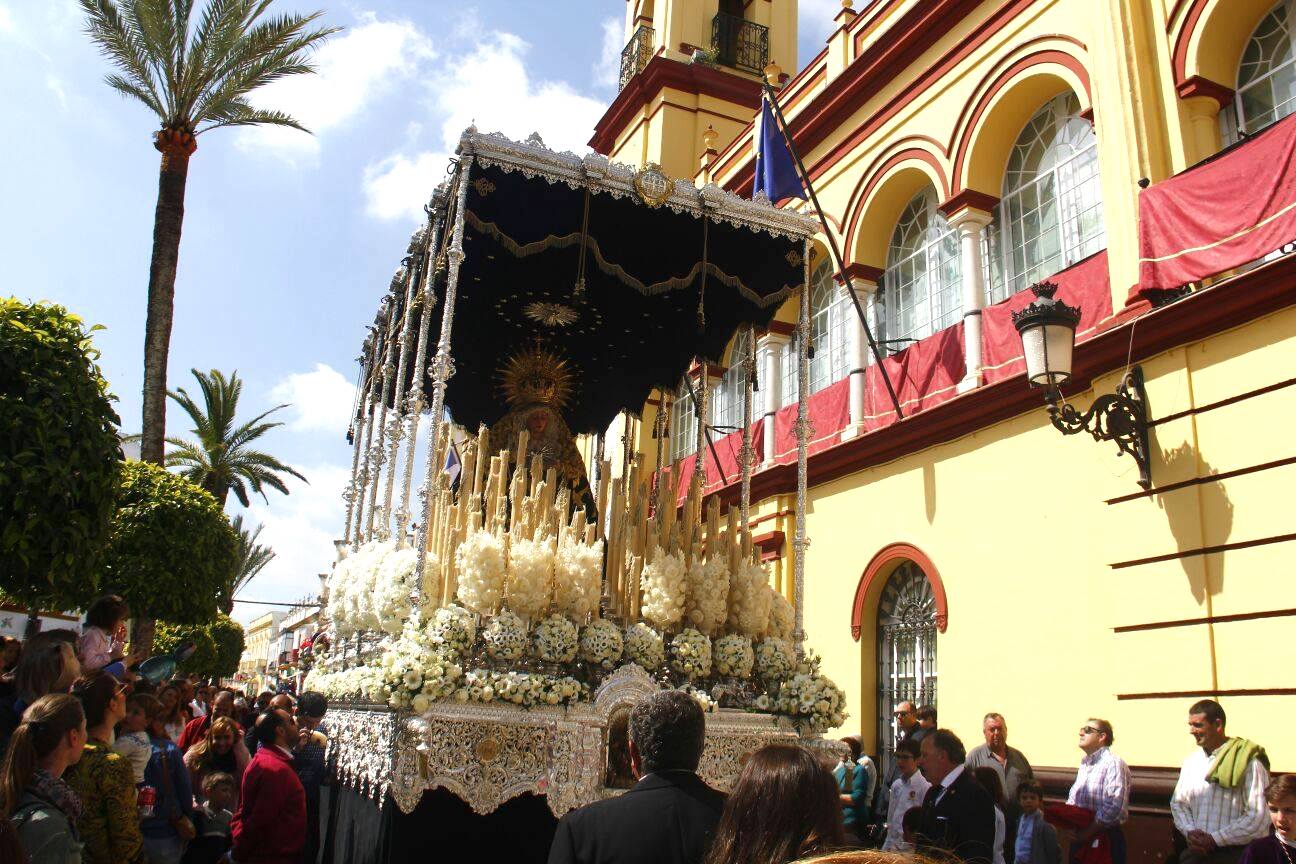 La archidiócesis de Sevilla autoriza de nuevo las procesiones