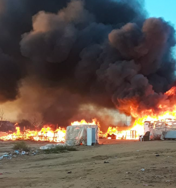 Un incendio arrasa un asentamiento de inmigrantes en Lepe