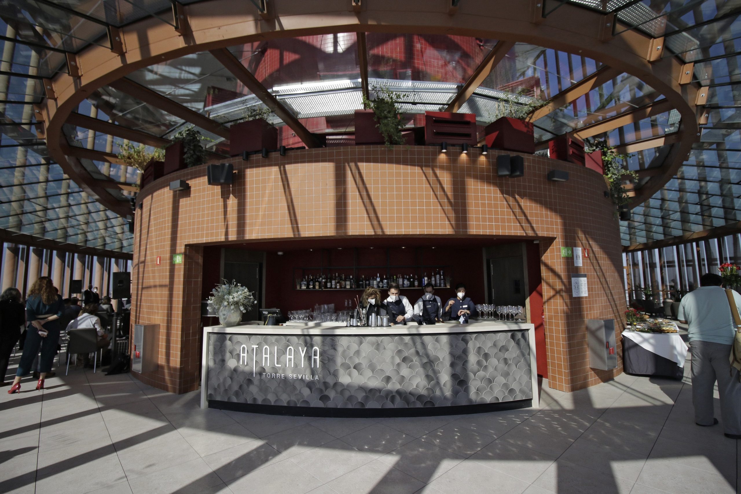 Reabre al público la terraza-mirador de la planta 37 de Torre Sevilla