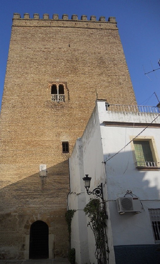 La Algaba compra y demolerá una casa en ruinas que tapa una torre protegida