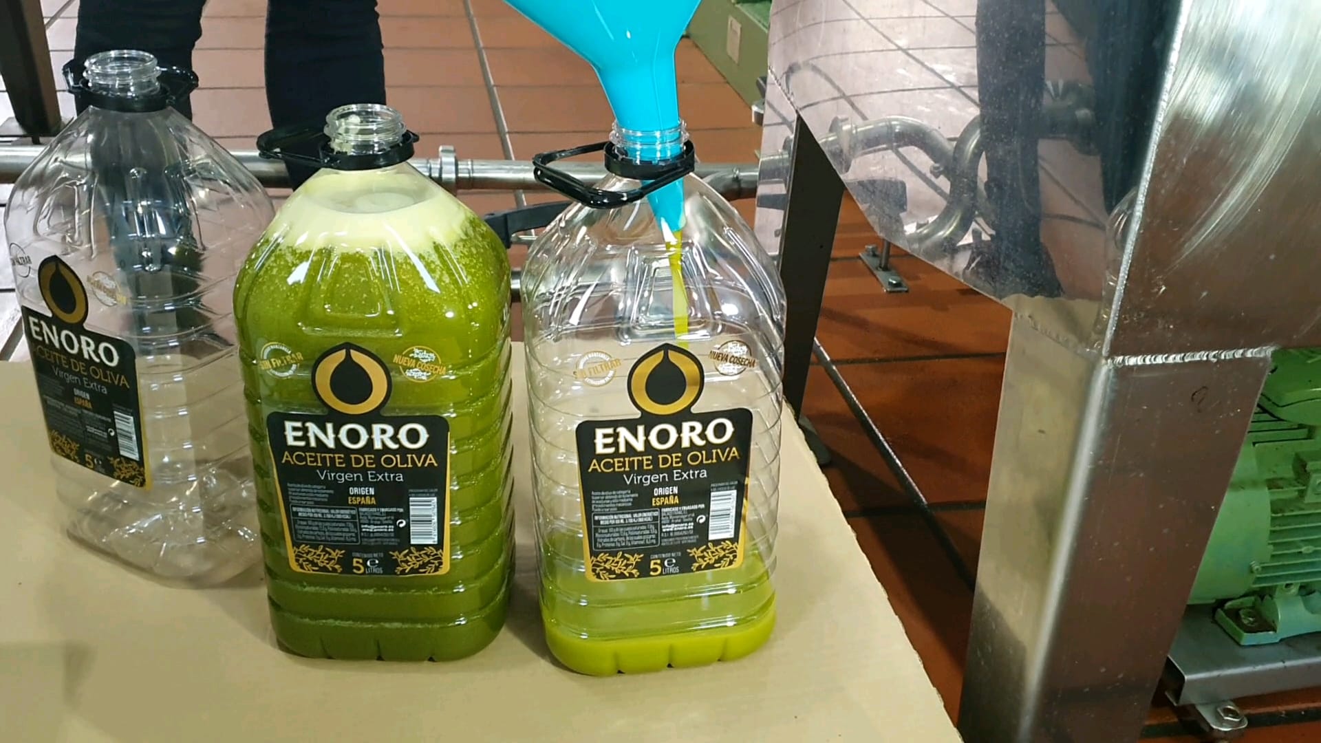 'Enoro' venderá aceite directo a la garrafa como antaño se hacía