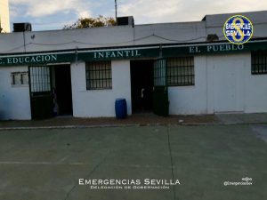 Una goma en mal estado provoca una deflagración en una antigua escuela infantil en Sevilla