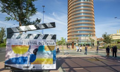 Claquetas gigantes anuncian en Sevilla que llega su XVIII Festival de Cine