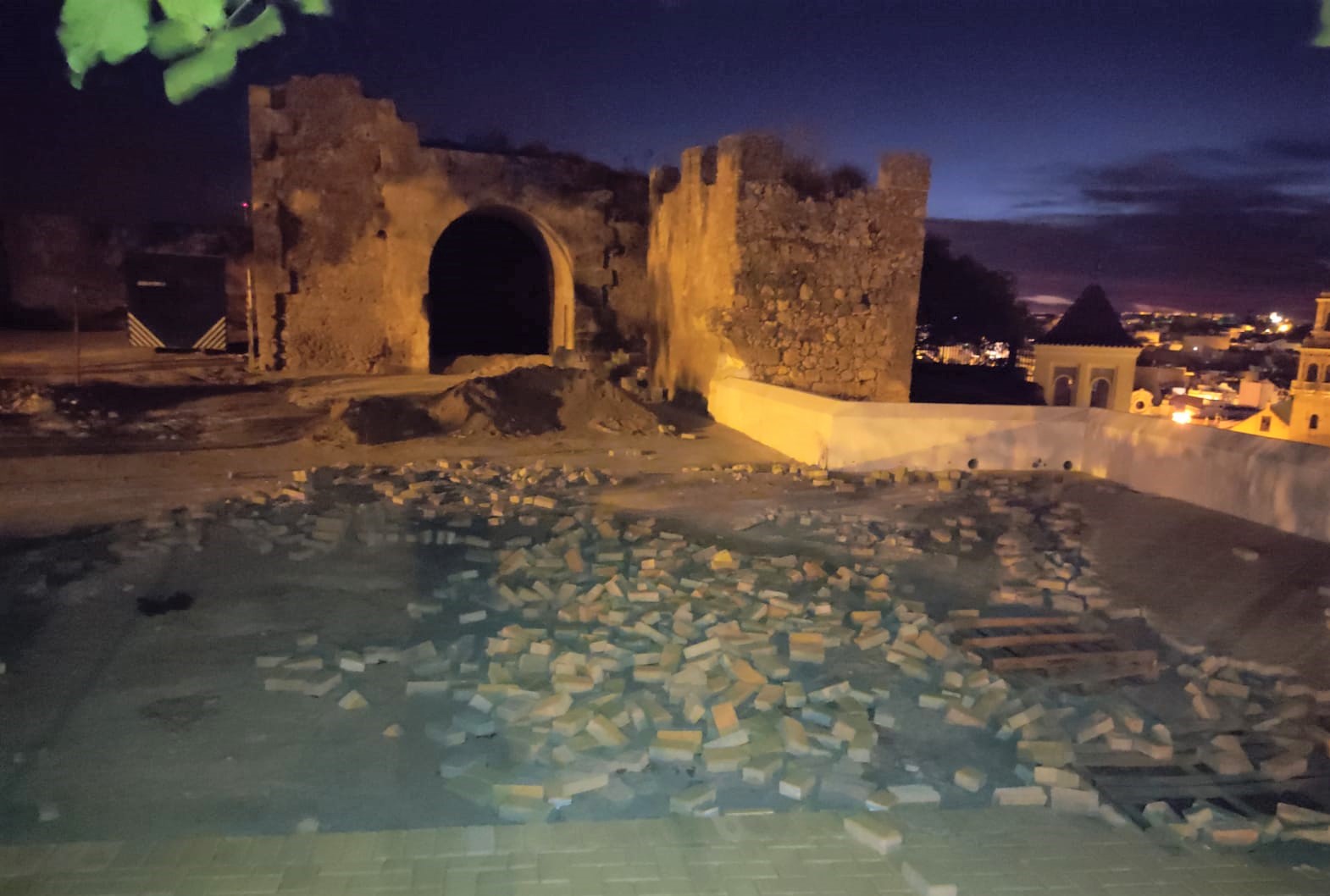 Investigan la escalada de actos vandálicos en el Castillo y parques de Alcalá