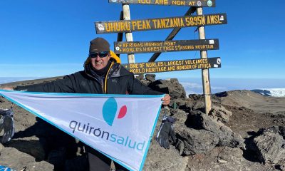 Un traumatólogo de Quirónsalud alcanza la cima del Kilimanjaro con fines solidarios