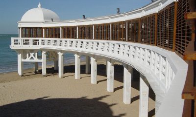 Fallece una persona en Cádiz en los bajos del Balneario de La Palma