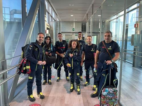 Bomberos de Málaga viajan a La Palma para ayudar en labores de limpieza y rescate por el volcán