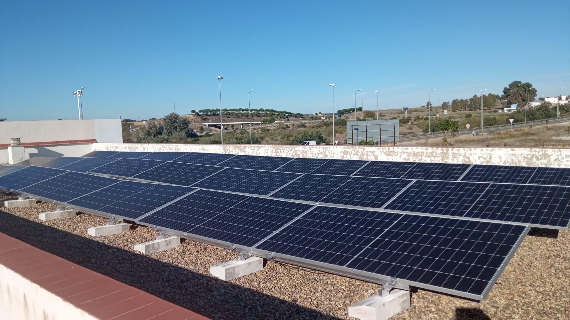 Guillena instala sistemas de autoabastecimiento energético en sus colegios