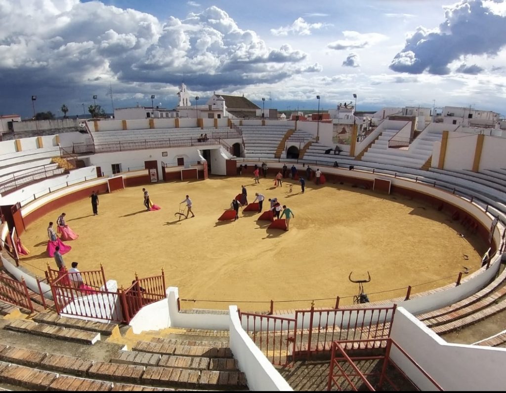 La plaza toros de Guillena, elegida por la televisión pública italiana para un docu-reality