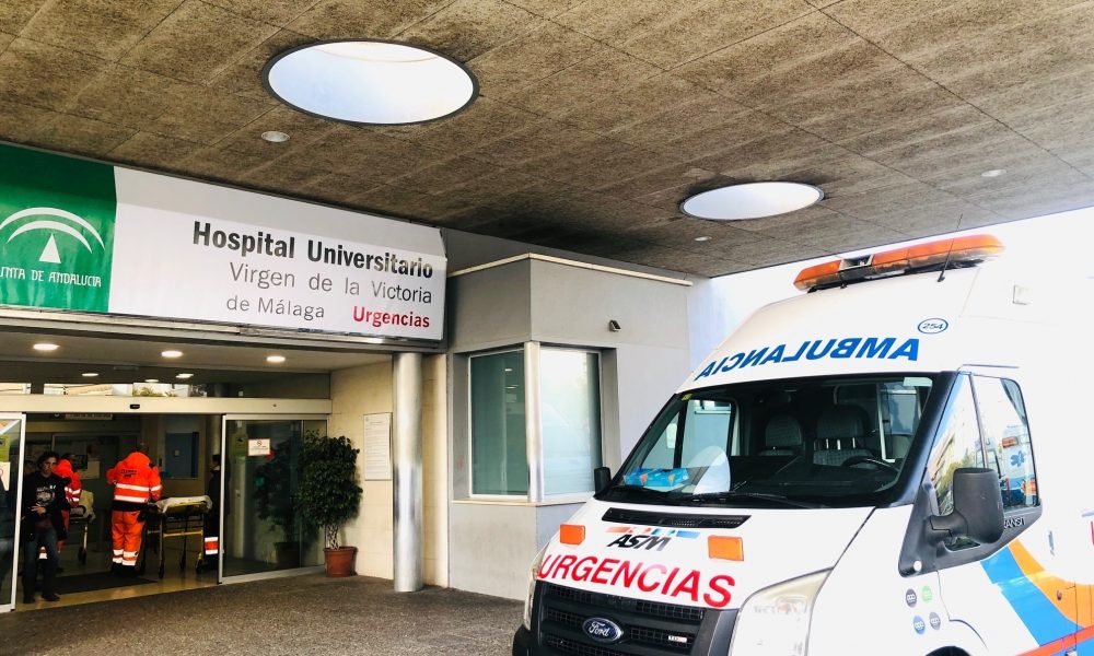 Trasladadas al hospital tras inhalar humo en el incendio de una casa en Cártama