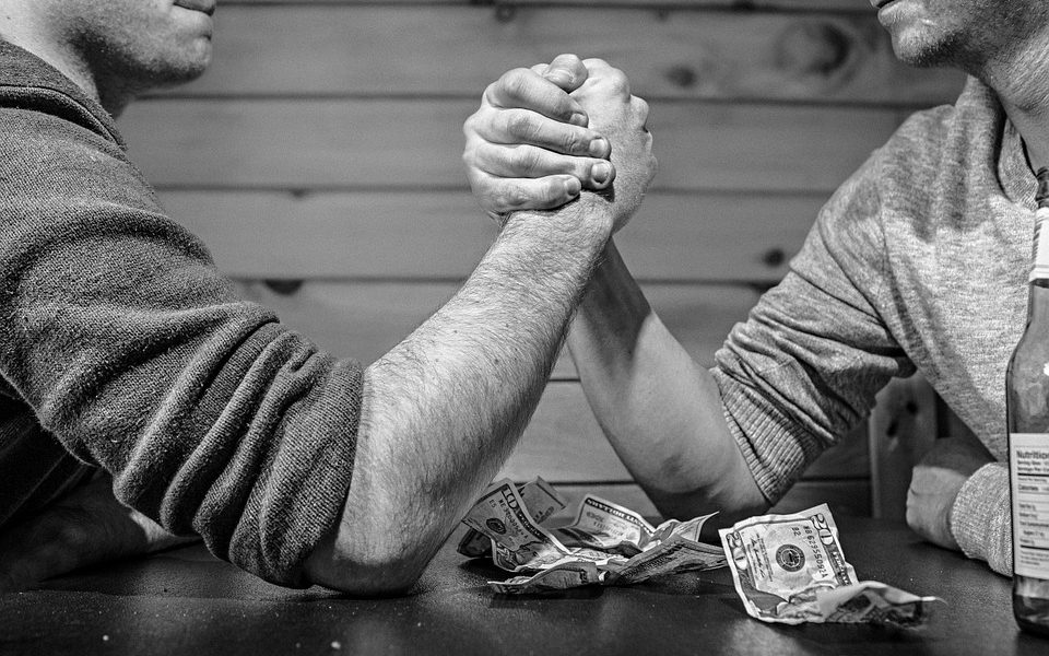 Cómo vencer a los corredores de apuestas volviendo sus pronósticos en su contra