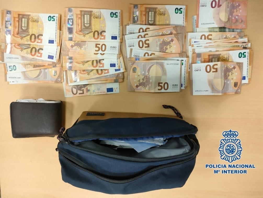 Un hombre detenido por apropiarse de una cartera extraviada con casi 4.000 euros