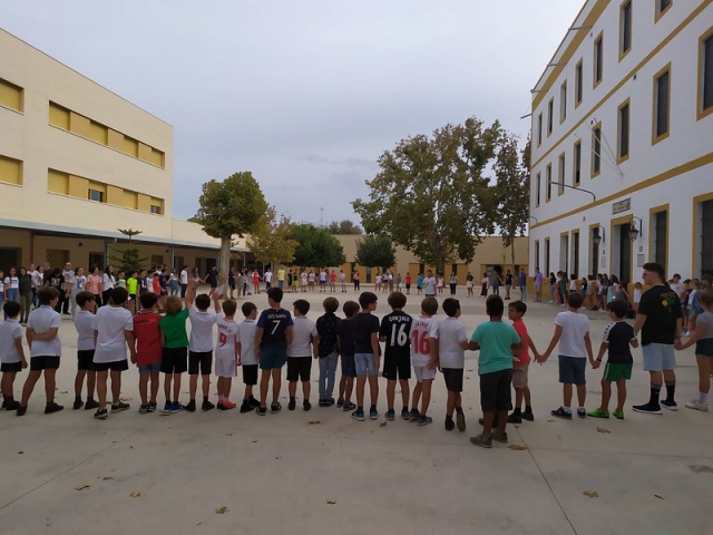 Un colegio de Dos Hermanas pone en marcha la campaña 'Ningún menor sin cuentos'