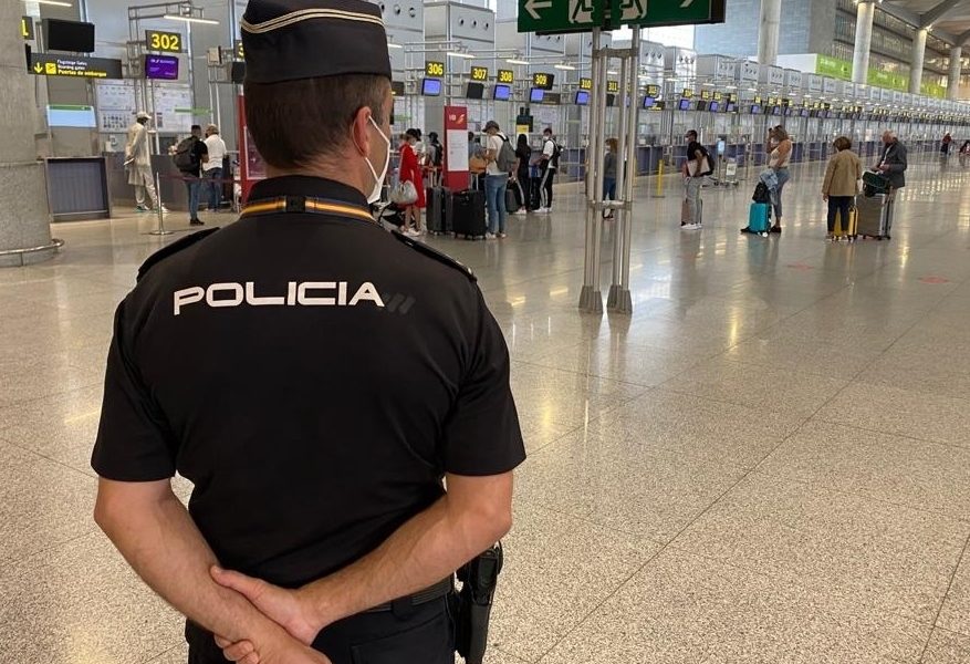 La Policía alerta sobre cómo evitar estafas en las compras navideñas