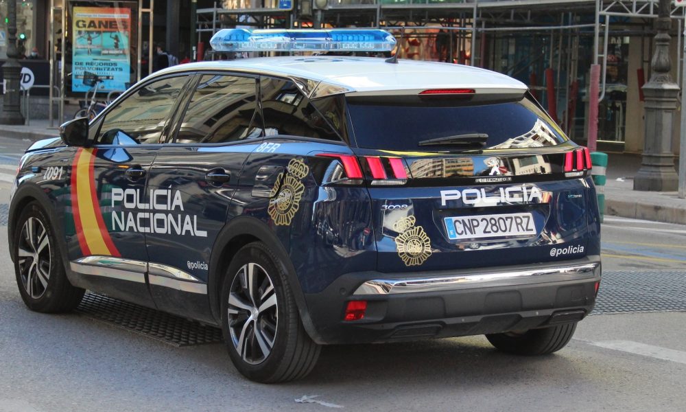 Detenidos en Málaga tras propinar un botellazo en la cabeza a un hombre para robarle