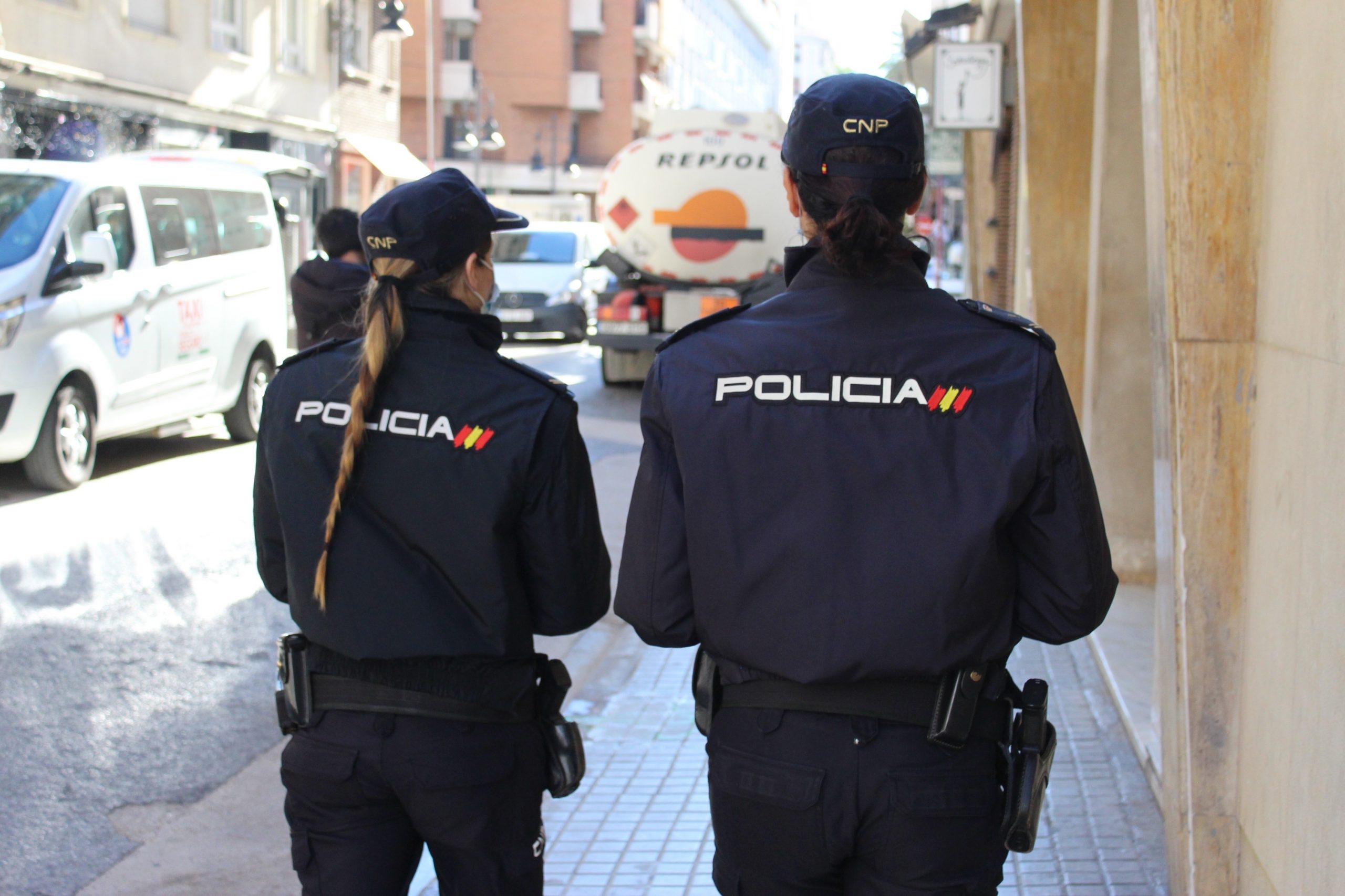 Dos detenidos por robar en un restaurante y llevarse la caja registradora