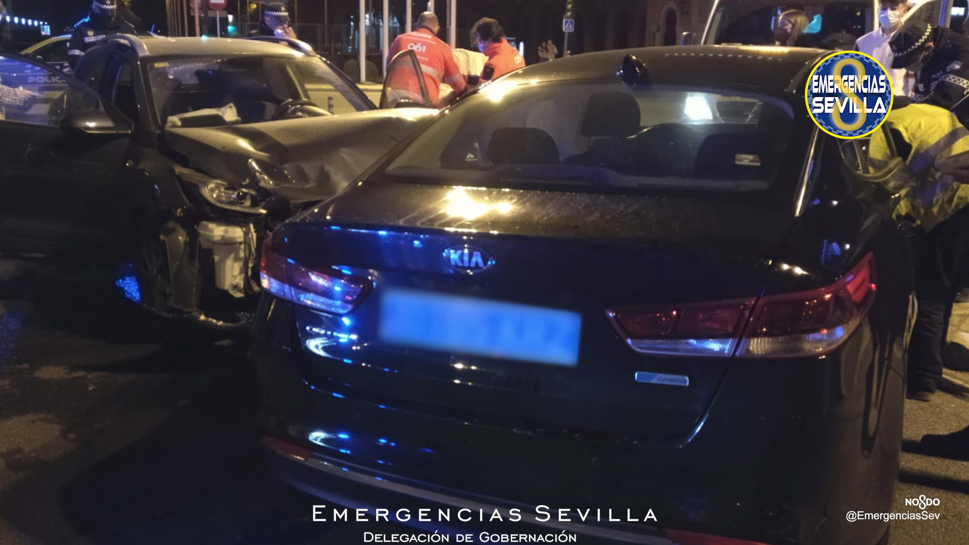 Dos heridos leves tras un accidente entre un turismo y un VTC en Sevilla