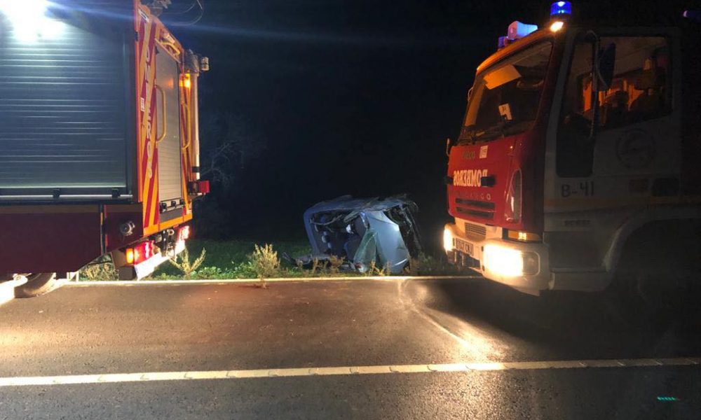 Herido en Villablanca tras volcar su vehículo y quedar atrapado