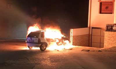 Los agentes comprobaron que el conductor estaba aún dentro del coche, semiinconsciente, sangrando y echado sobre el asiento del acompañante.