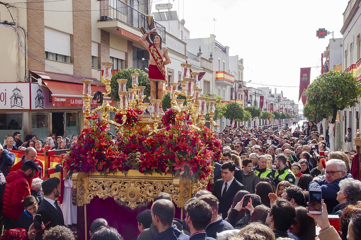 San Sebastián saldrá en procesión por las calles de La Puebla del Río dos años después