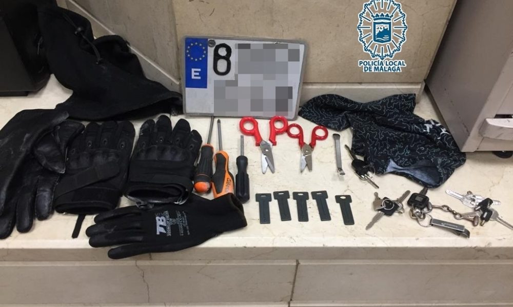 Detenido tras ser sorprendido con una moto robada y con la placa falseada