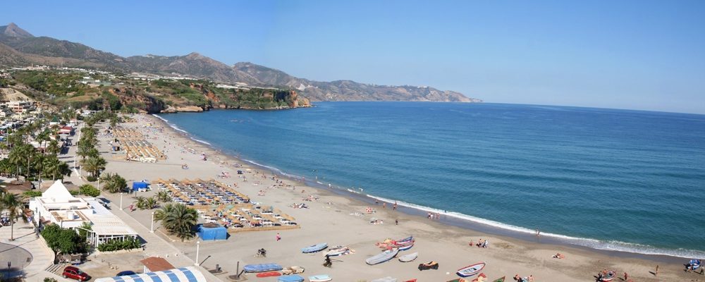 Hallan el cuerpo sin vida de una persona en una playa de Nerja