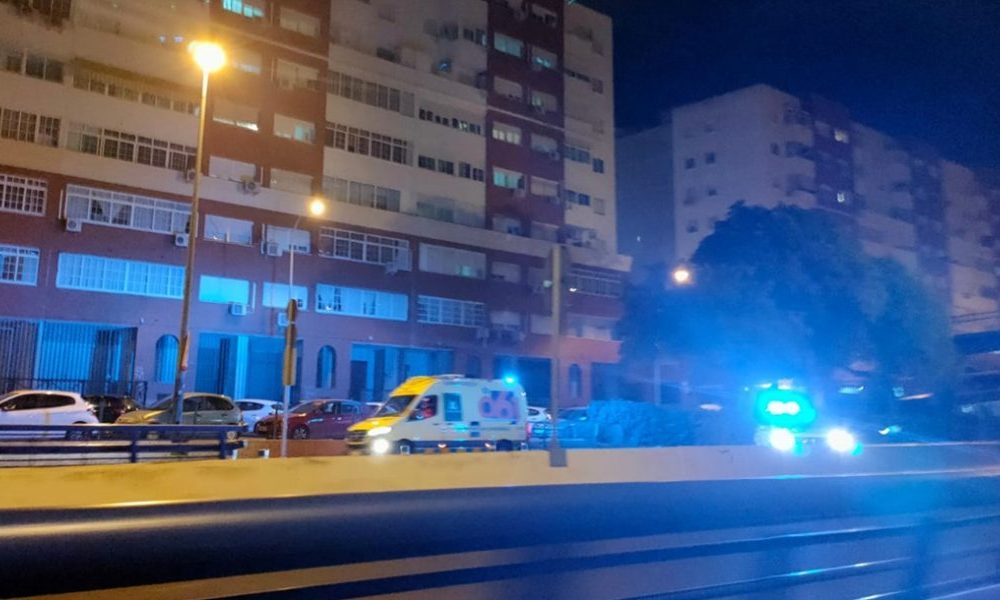 La caída de un joven a un túnel corta una de las entradas a Huelva