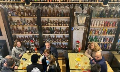 La Catedral de la Cerveza en Pedrera reabre con más de 2.000 nuevas botellas de todo el mundo